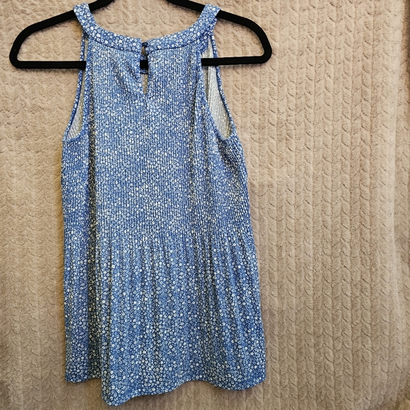 4/$20 Adrianna Papell Blue & White Floral Pattern Sleeveless Blouse size Small - Picture 3 of 4